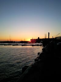 Sonnenuntergang am Sa&szlig;n.Hafen